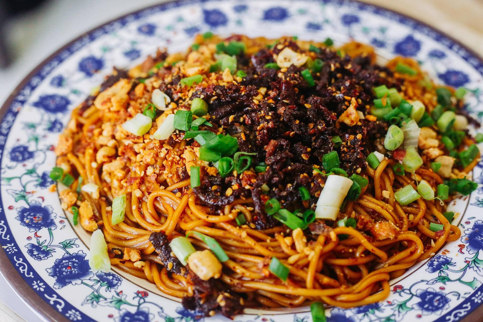 8块钱一大盘儿的怪味担担面卖了10年天津哦不全国独一家呢