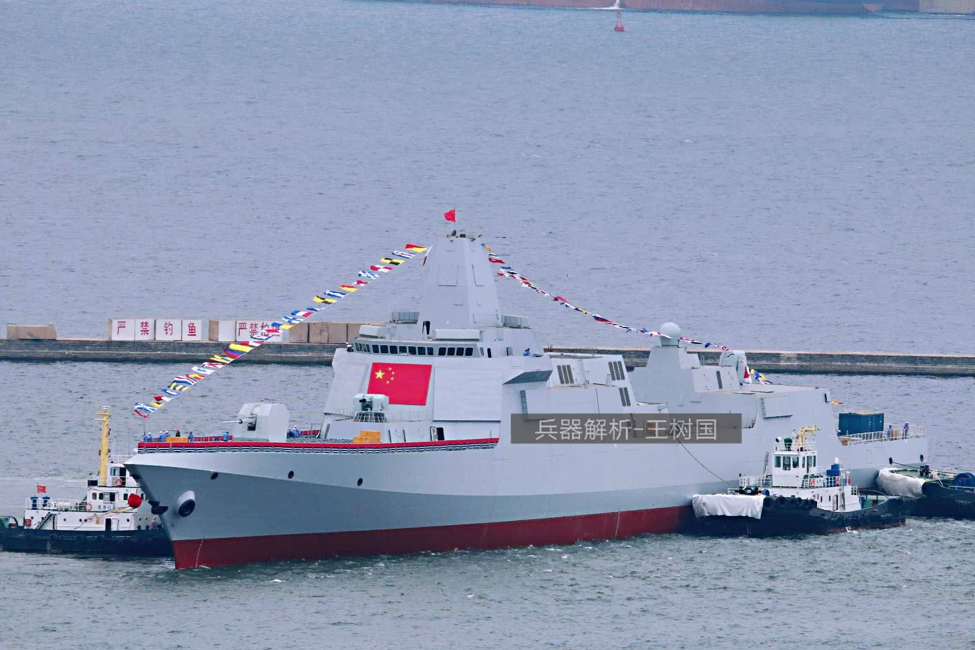 中国055驱逐舰亚洲第一搭载长剑10巡航导弹排水量过万吨