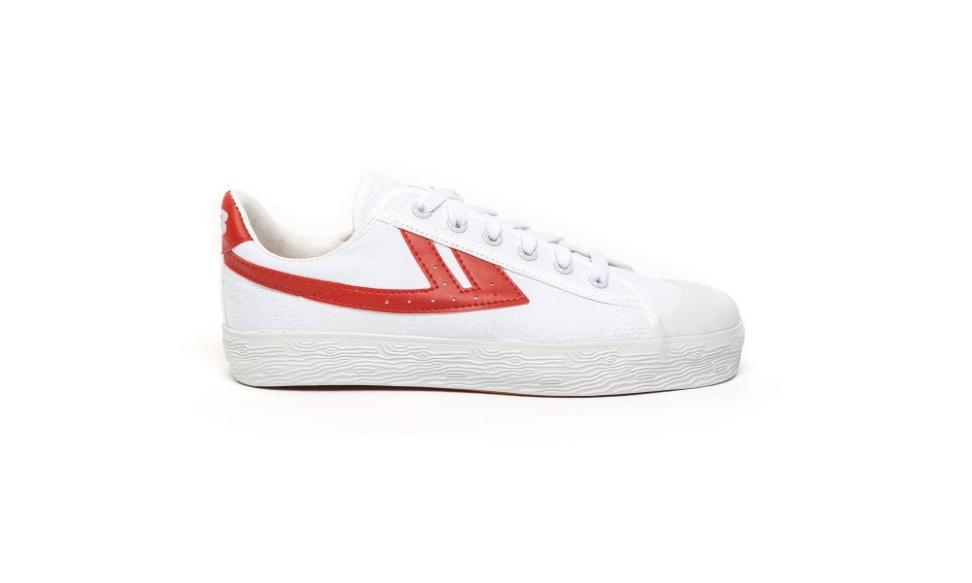 70 欧一双的回力鞋,是想卖给谁?|回力|回力鞋|图片来源_新浪新闻