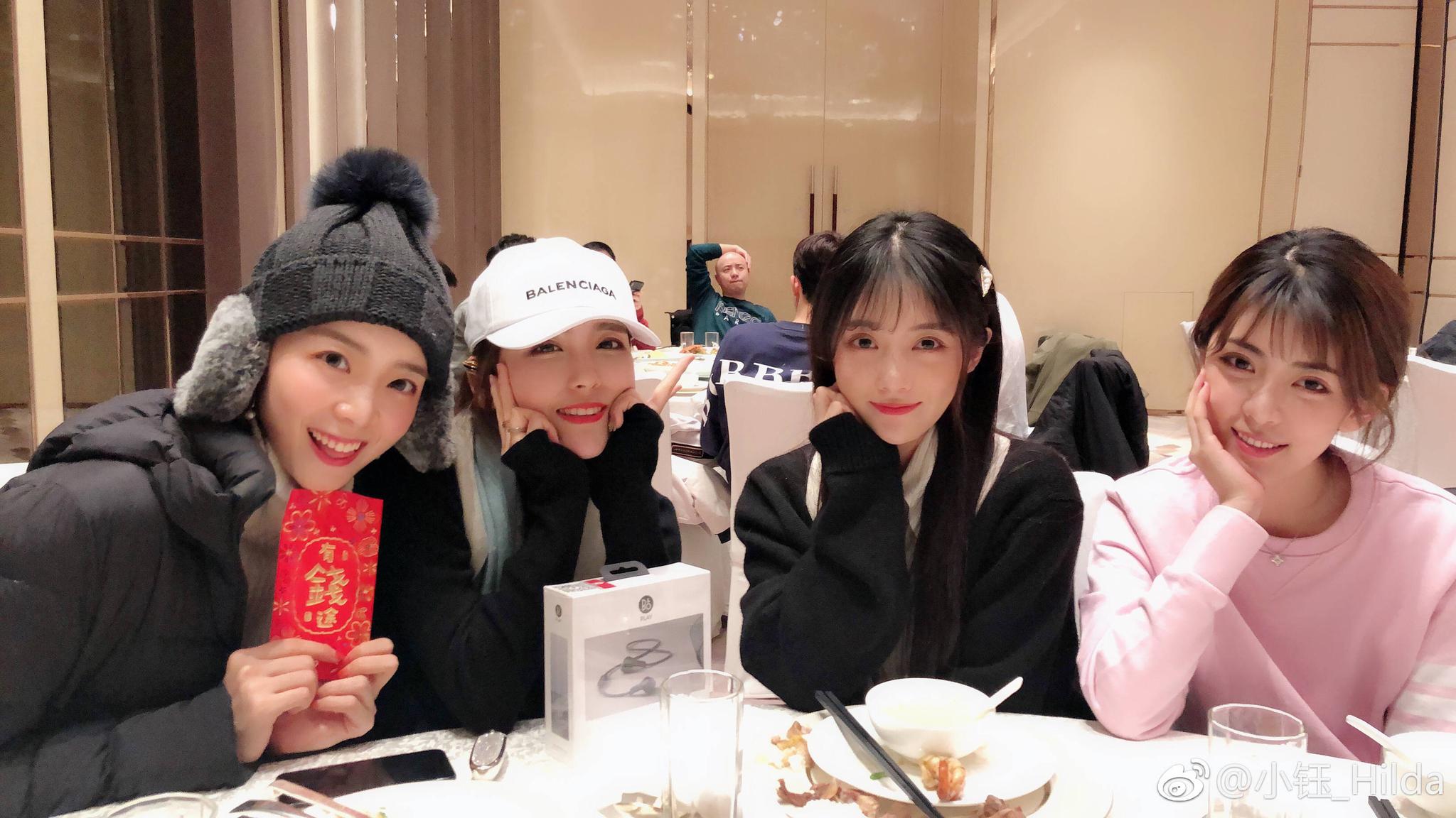 "lpl四朵金花"再次同屏,c位却被"氧气瓶"抢镜