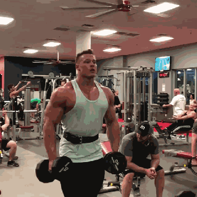 再把举铁延伸到职业高度，就是健美