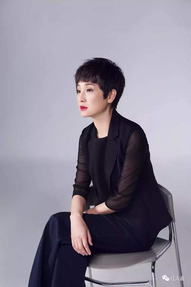 红人酱丨孔琳,闪烁着演艺圈里难得一见的冷静与思辨!|孔琳|思辨|演艺圈_新浪新闻