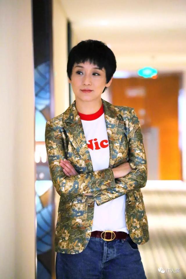 红人酱丨孔琳,闪烁着演艺圈里难得一见的冷静与思辨!|孔琳|思辨|演艺圈_新浪新闻