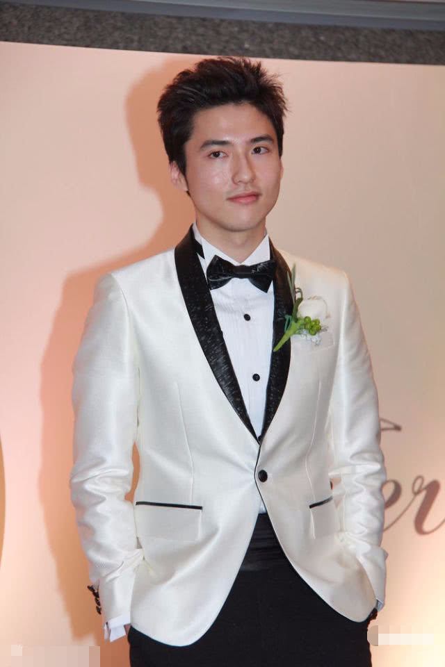 但是只要一有钱,就会被坏人盯上,当时蔡加赞开着豪车,被4个人开车跟着