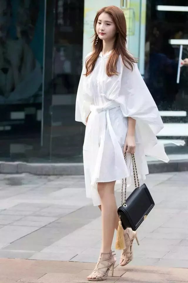 素人街拍穿搭更甚抖音里面的小姐姐一筹