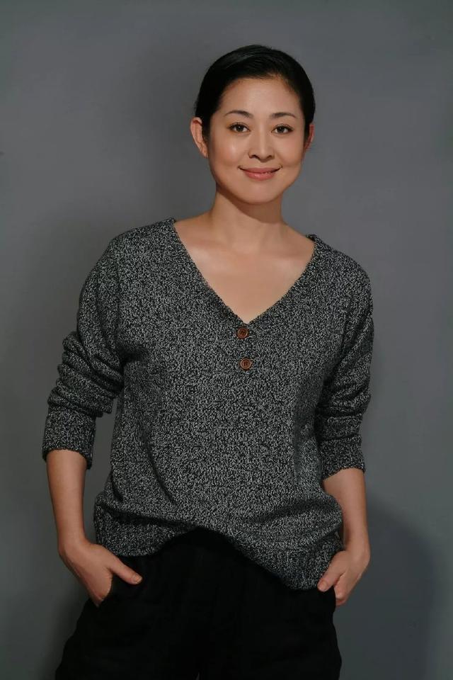 看完倪萍年轻时的6张旧照再看如今充斥的网红脸完美诠释美丑