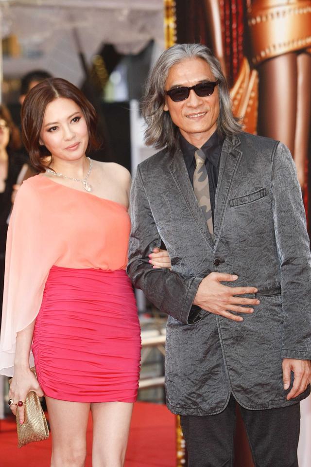 58岁香港词作人潘源良与小17岁女友成婚,曾与李丽珍痴缠30年未果