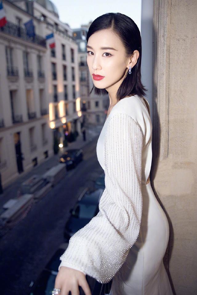 黄圣依近照曝光一身豪气冲天终显阔太做派李湘却也还是不能比