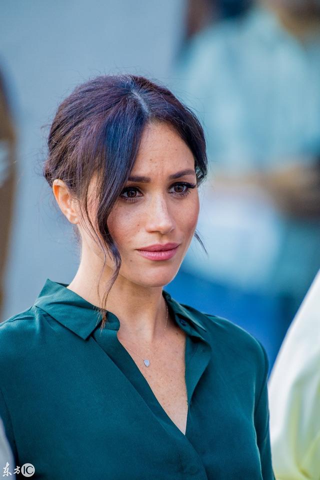 梅根王妃穿着朴素做公益受到热捧王妃宝座稳坐如泰山