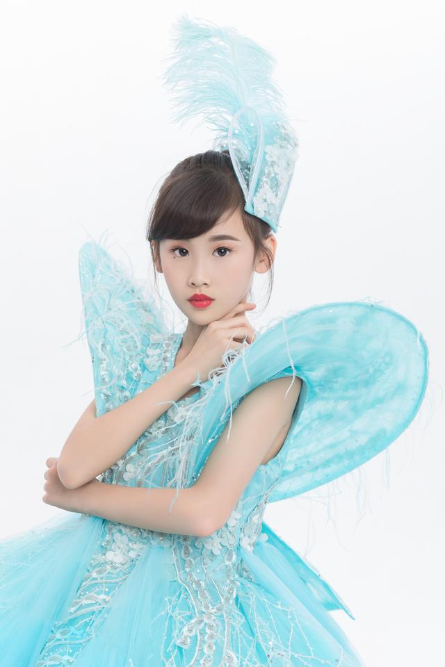 娱乐前线2019春晚童声贺岁万家欢特邀小歌手何羿霏惊艳舞台