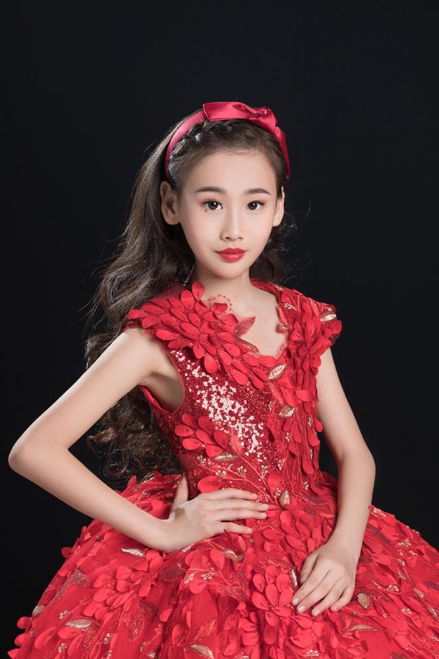 娱乐前线2019春晚童声贺岁万家欢特邀小歌手何羿霏惊艳舞台