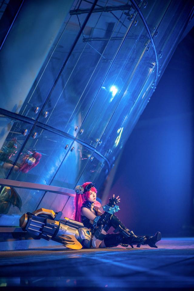 美女cos孙尚香俏皮可爱惹人怜爱