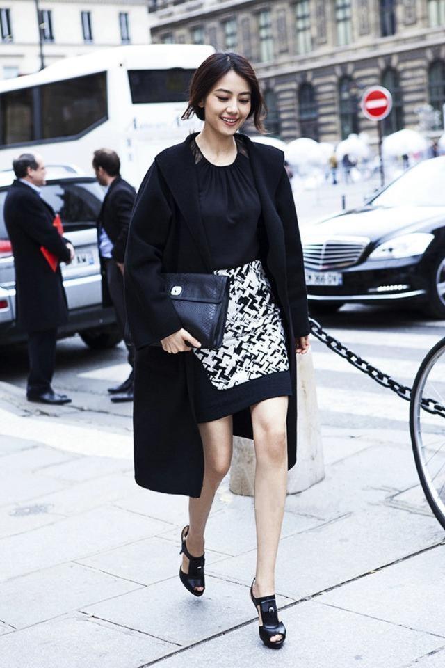 67唐嫣真会穿黑色大衣气场十足大概是女明星里最实用的