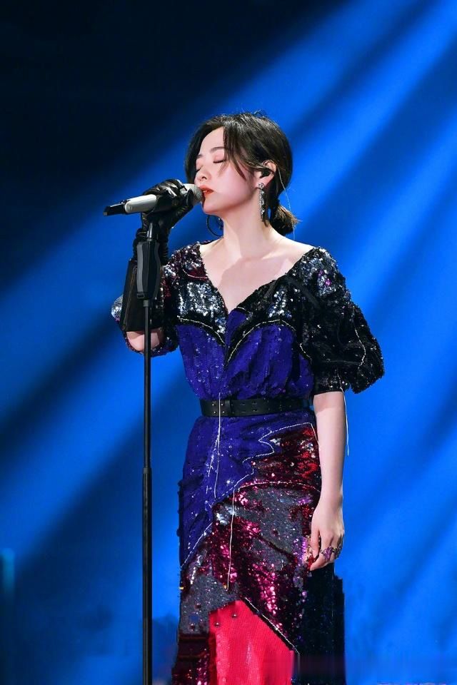 她19岁就是《梦想的声音》大魔王,实力强大为什么还被淘汰