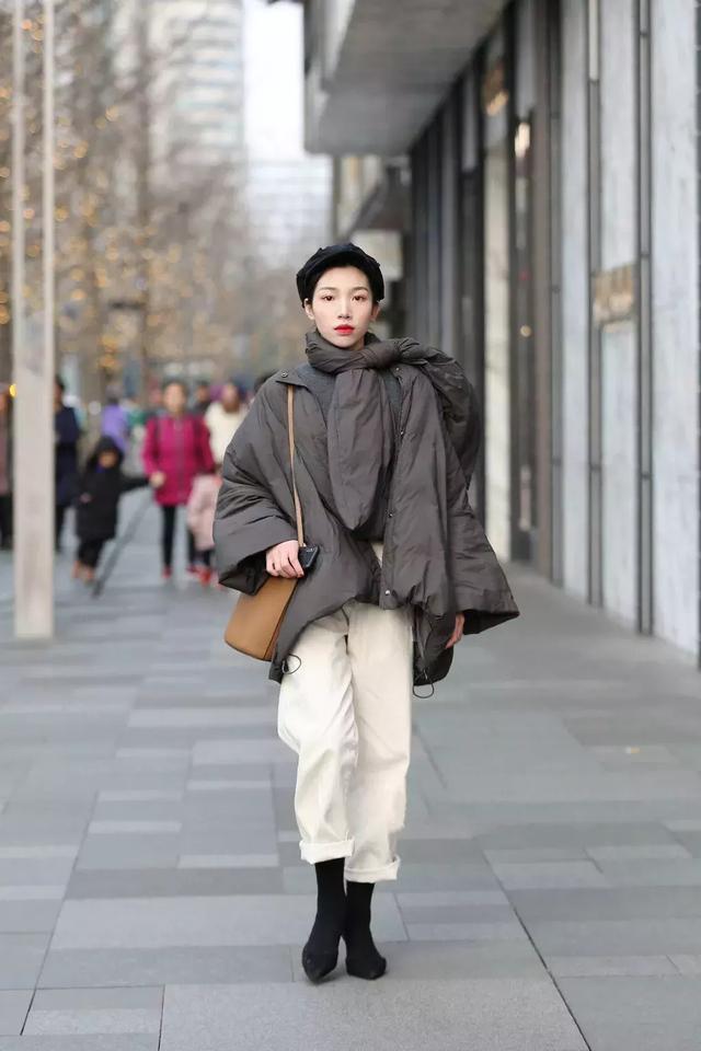羽绒服围巾这么搭温暖又时髦