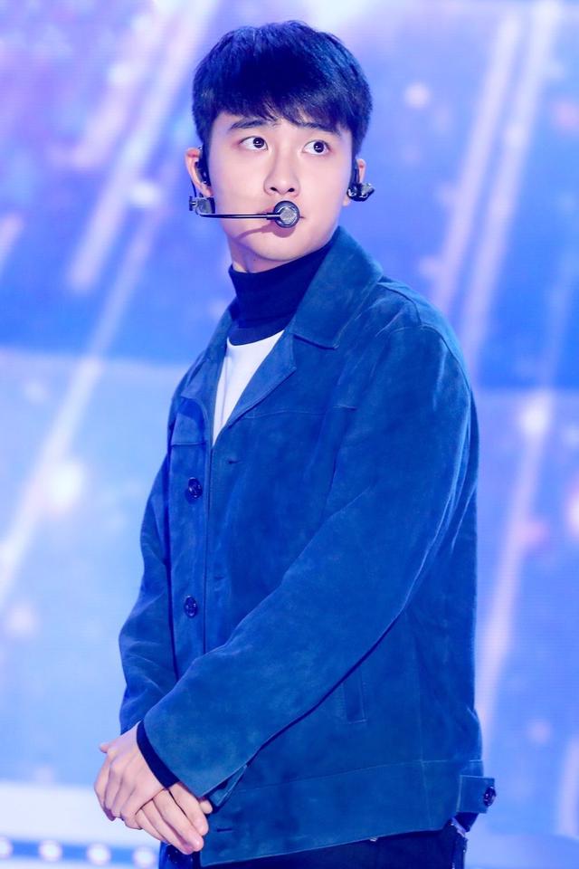 exo都暻秀时尚杂志曝光,眼神坚毅,潇洒不羁,浑身散发男神魅力