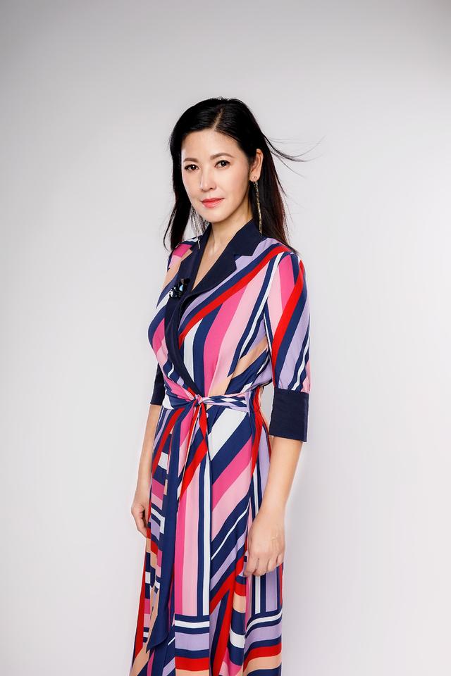 陈明真流淌的歌声重温经典深情传唱爱的方式