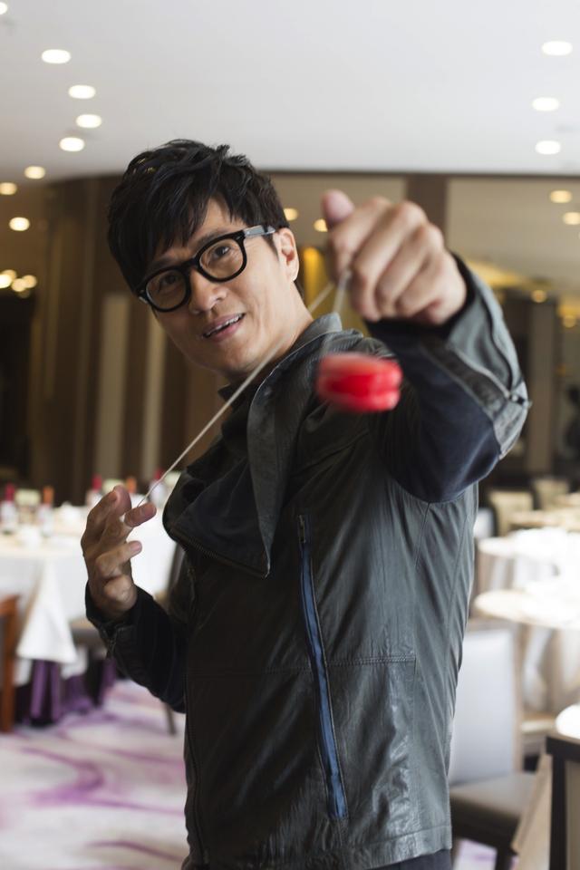 到今天为止,还是有很多人会把林韦辰误认为是亚视出身的演员,这个也不