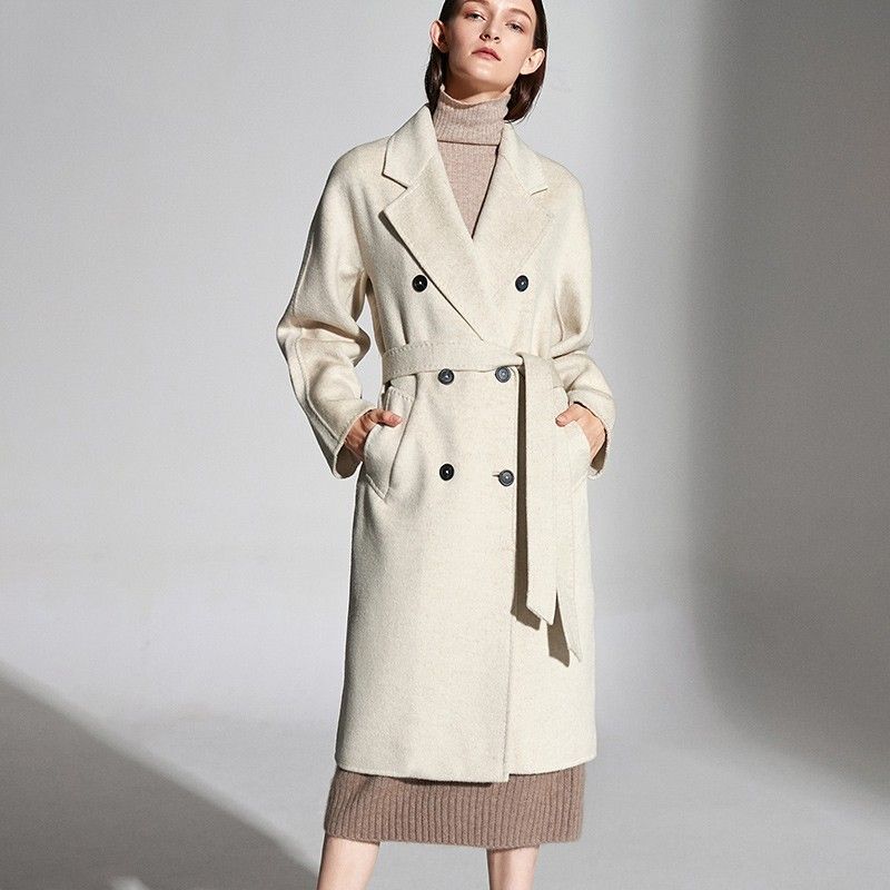 女人买大衣,就选这3个颜色,显白显年轻,明年