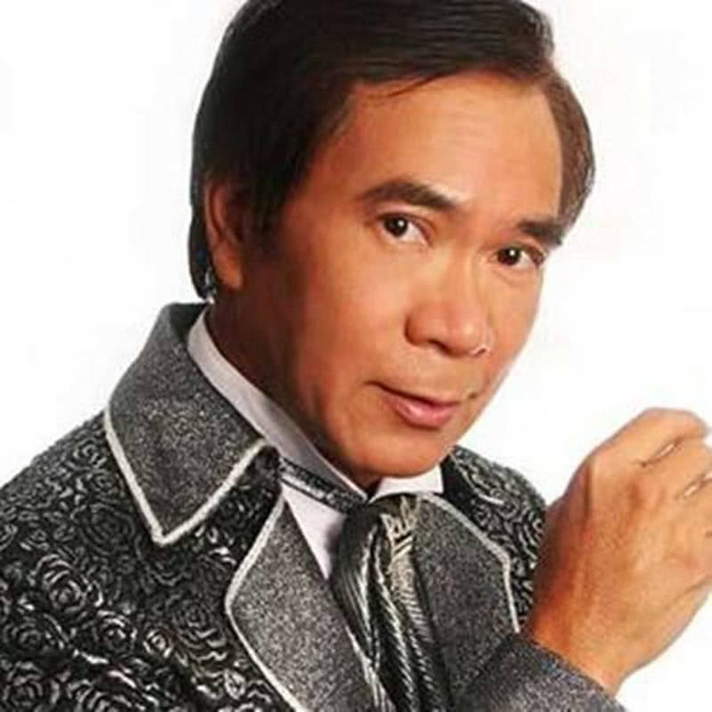 他取了皇帝的名字,成了皇帝专业户,却沦落去卖唱,今已经被遗忘