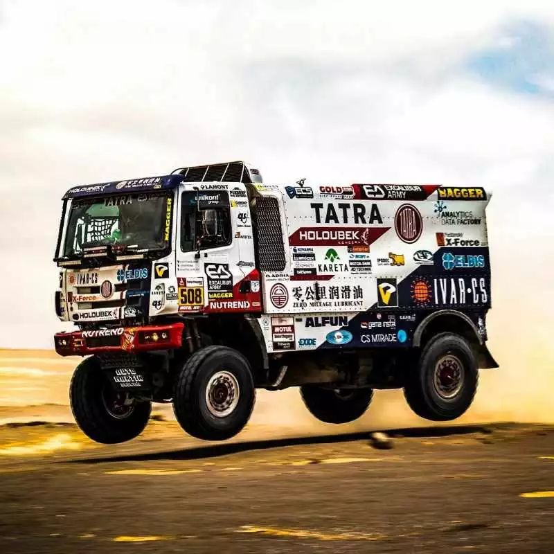 达喀尔拉力赛,这个胖子驾驶的卡车有隐形的翅膀,卡车会飞