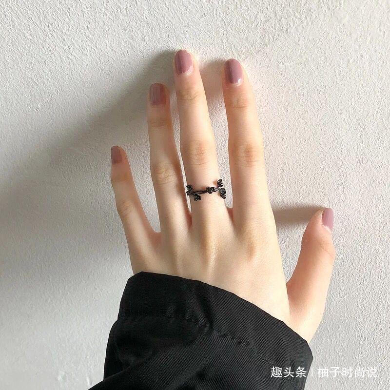 女生短指甲也可以很好看,着几款高颜值美甲显白显气质,很耐看