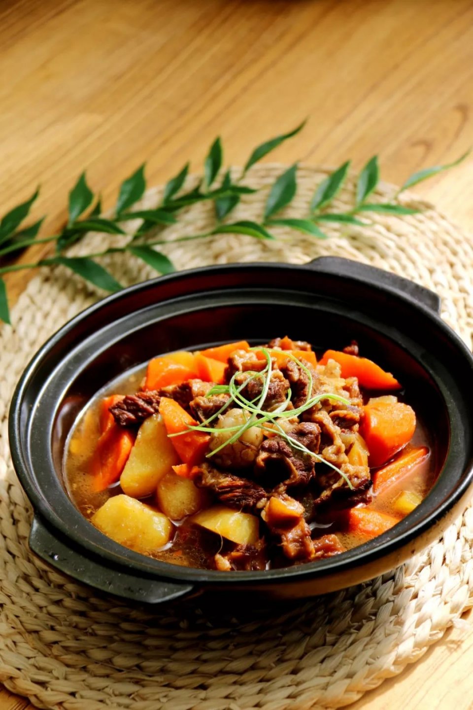 土豆牛腩 15分钟就能肉香扑鼻,最简单方法了.