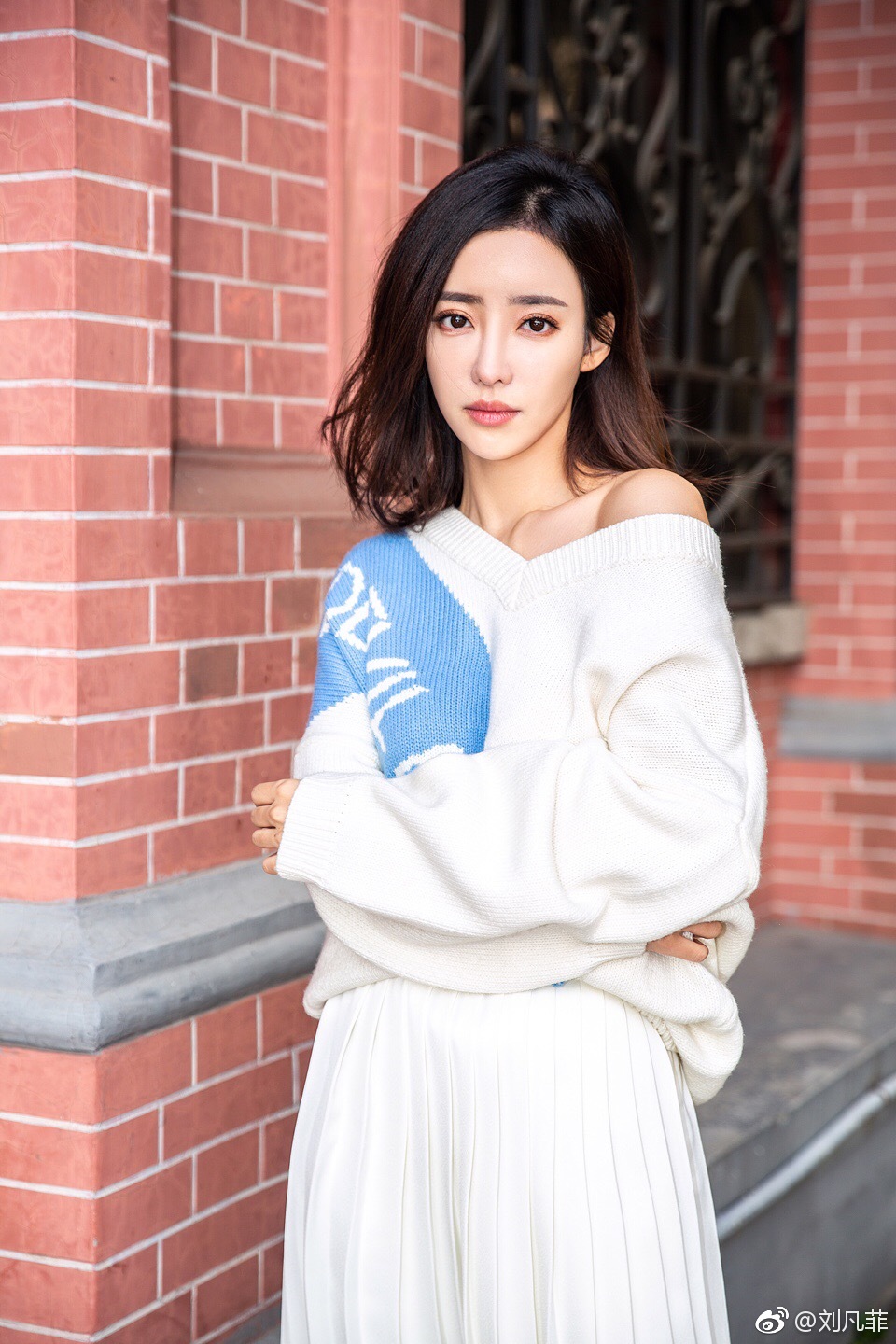 刘凡菲在《你和我的倾城时光》火了,旧照被扒出,网友:清纯甜美