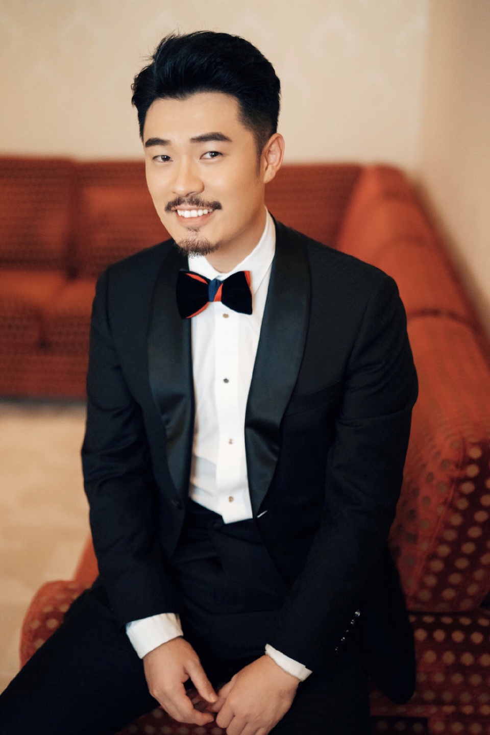 陈赫晒女儿看雪的画面安安长高了不少肉嘟嘟的小腿超抢镜