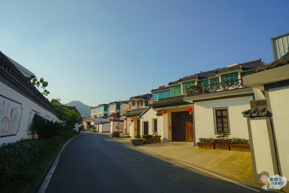 因家家门上挂家训而闻名的乡村,"中国好舌头"华少工作室开在这