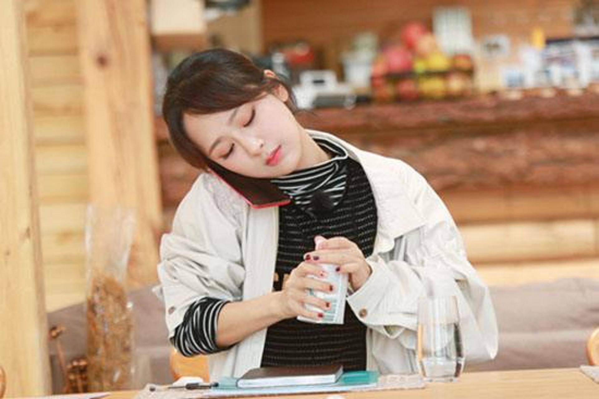 杨紫上亲爱的客栈不料被关掉滤镜是不是素颜大家一眼便知