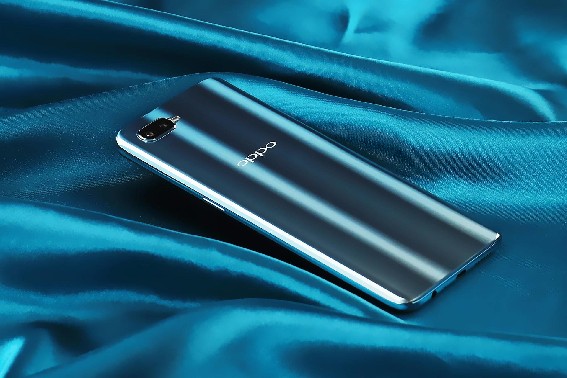 oppor15x持续热销好口碑的背后是旗舰级的品质