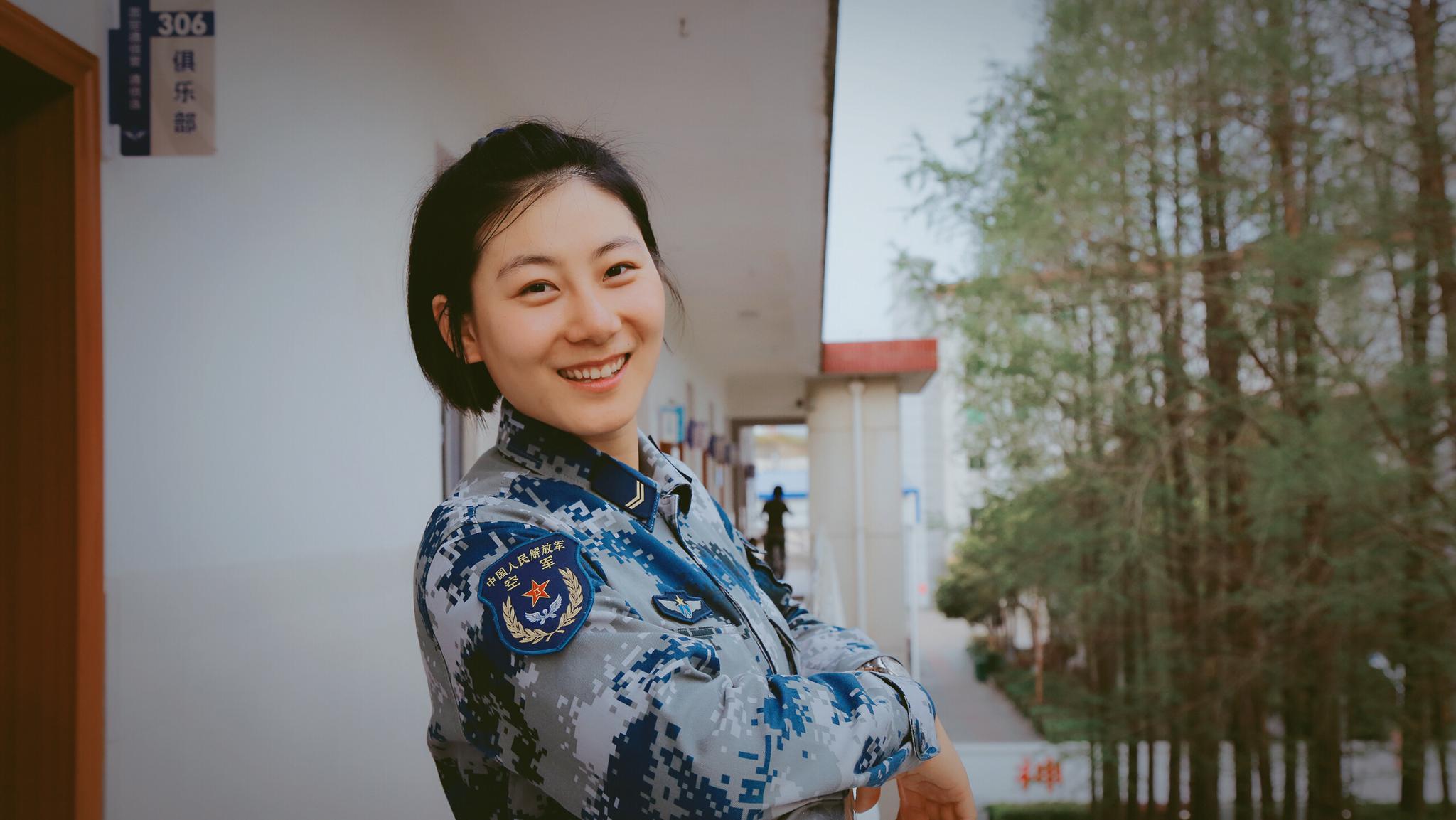 训练虽苦,百炼成钢方知苦中有甜;春光虽好,良辰美