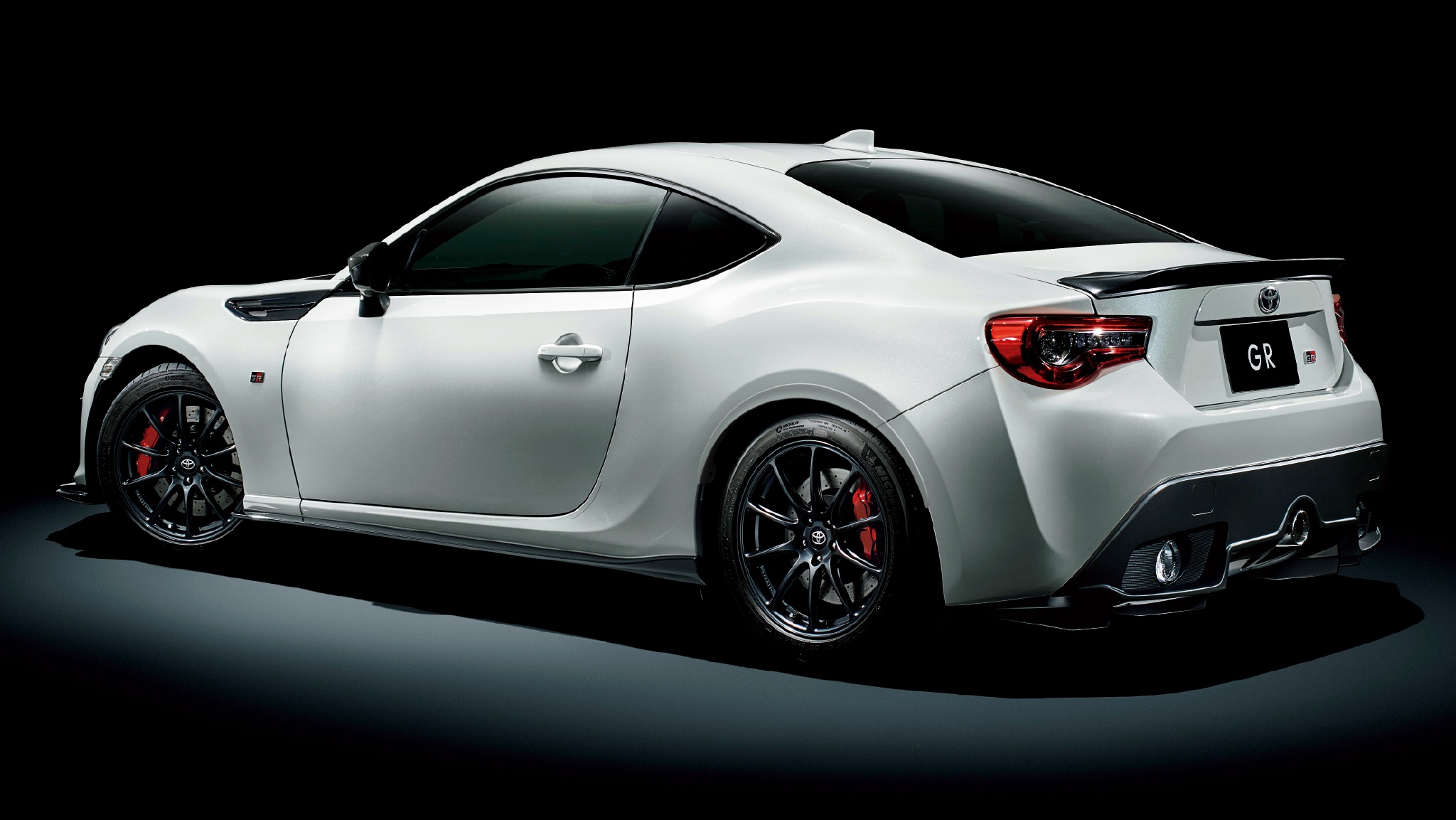 赛车特技加持丰田86gr运动车赞助世界杯日本队