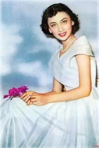 她是全中国男人的完美女神,有人为她终生不娶|夏梦|金庸|林葆诚_新浪