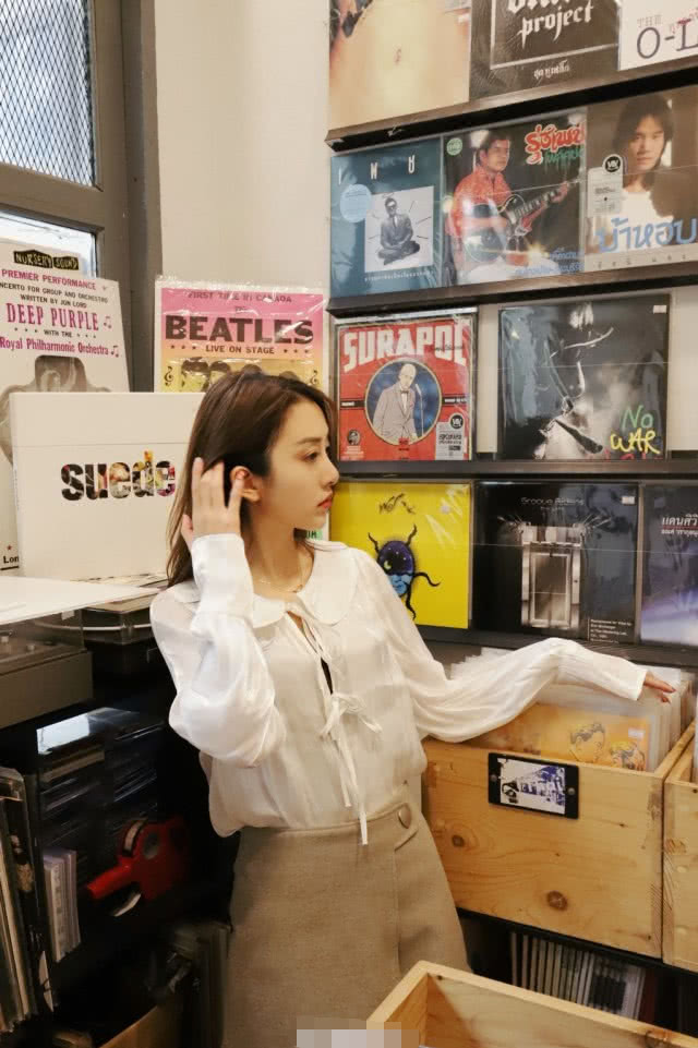 卓仕琳在与马睿嵘结婚之前还与陈学冬传过一段绯闻,不过当事人都没有