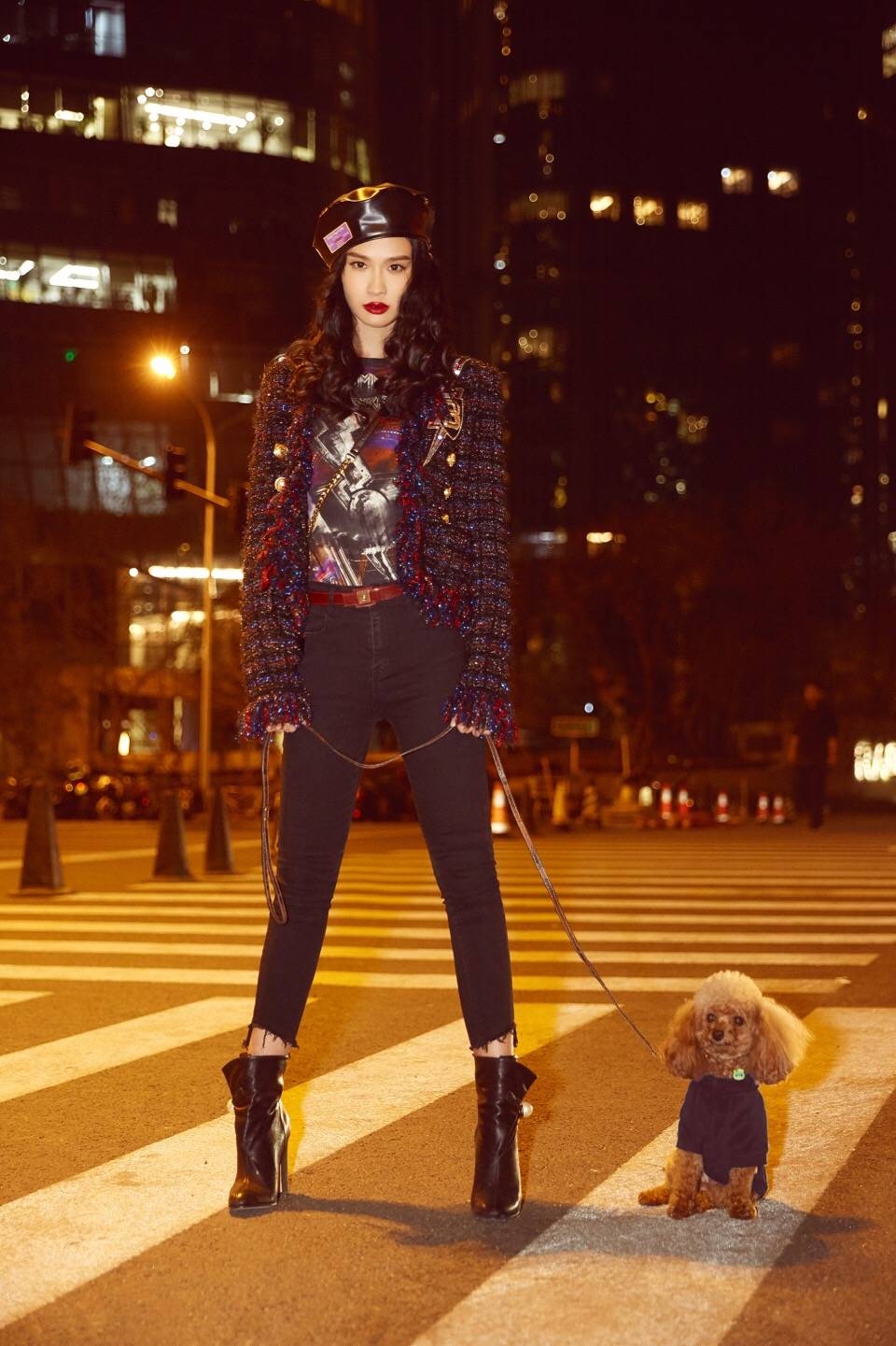 屈菁菁夜袭街拍,look忒实用,谁借鉴了都好看