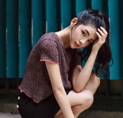 许雅婷为何成"最美小昭",看到她穿短裙下蹲,网友:明白啦