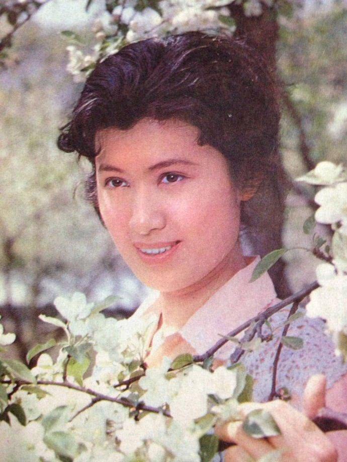 八十年代爆红的女星当红时息影到国外打工如今消失在大众视野