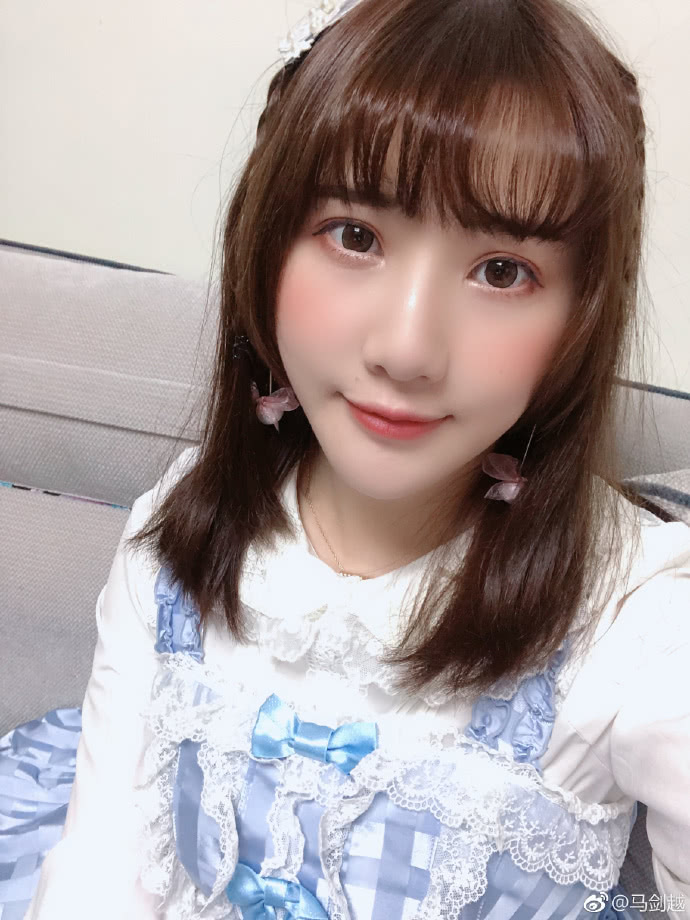 奇葩说辩手马剑越公布结婚,23岁持证上岗,新郎与张杰同名