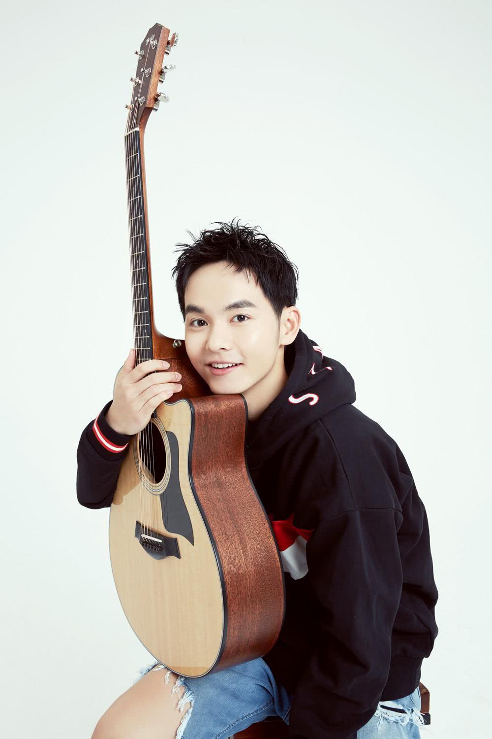 《岁岁年年柿柿红》王成阳:小韦小宝初长成,阳光依旧