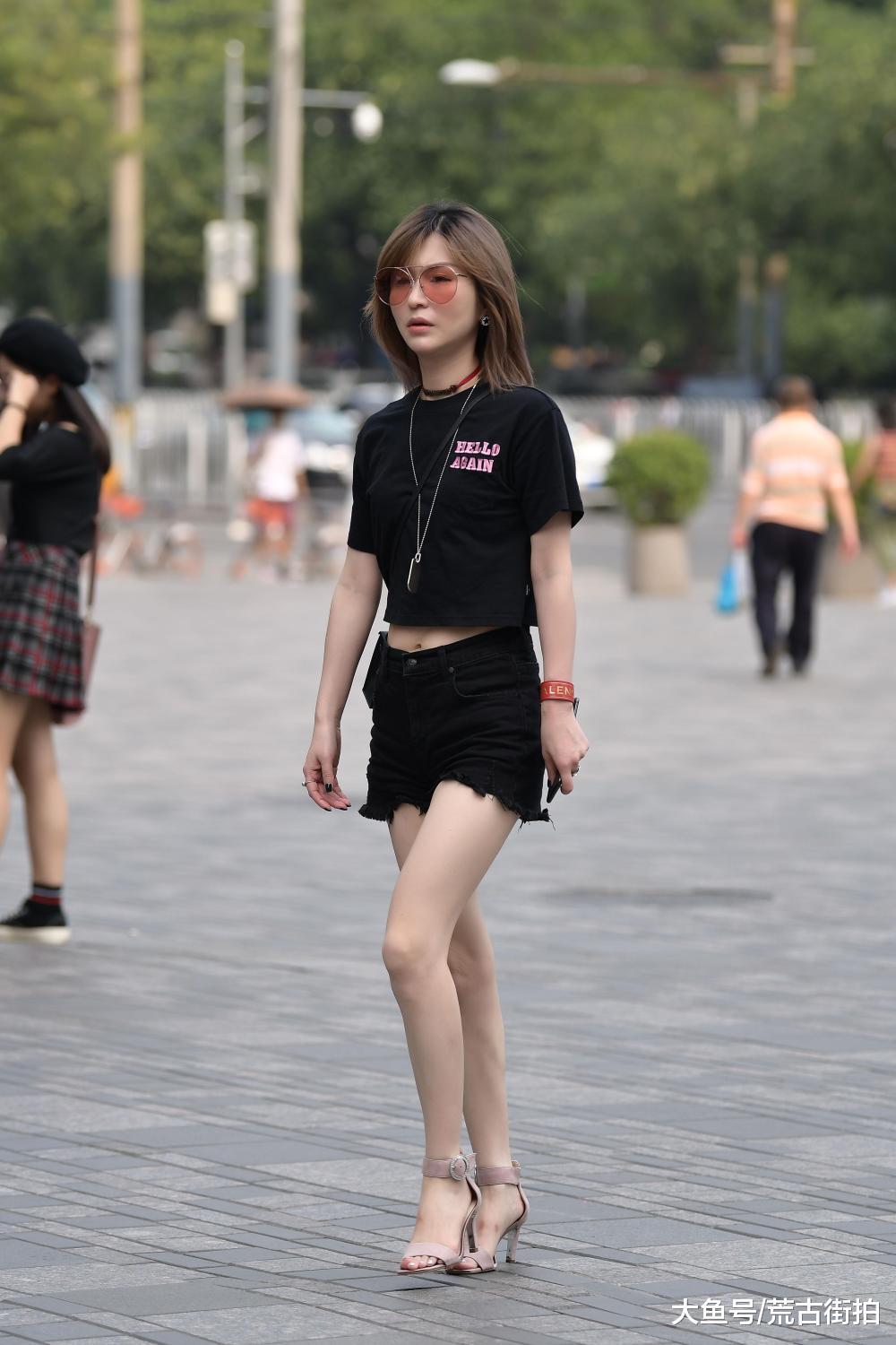 夏天里那些穿着短裤却晒不黑的姑娘, 有什么秘诀么?