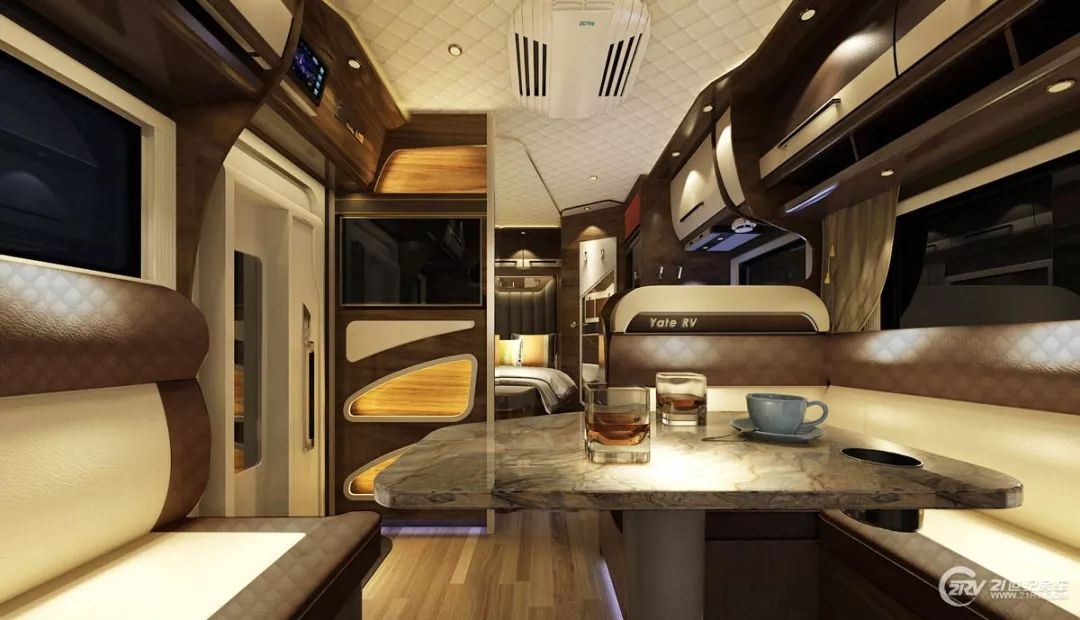 40万的欧胜房车后拓展的b型房车北京房车展第二天新车型大汇总