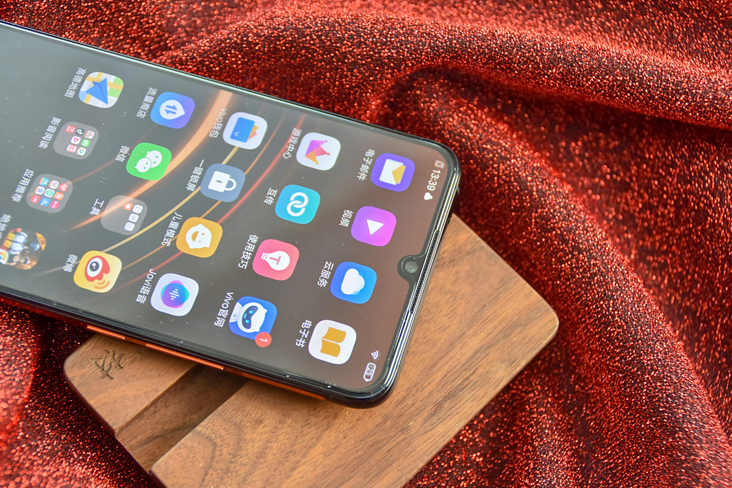 vivoiqoo真机图赏电光蓝熔岩橙骑士黑全家福