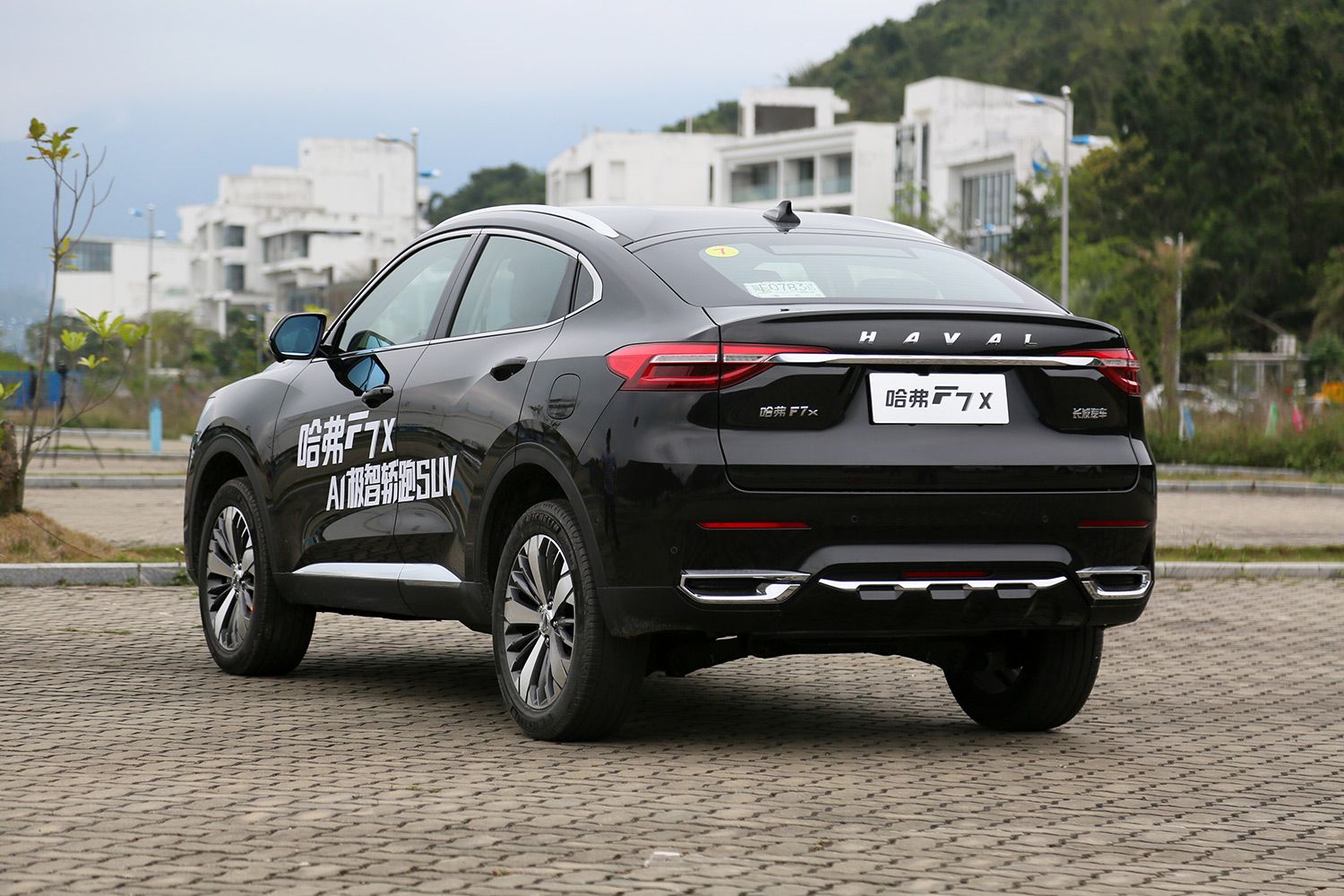 试驾哈弗f7x轿跑suv 看与长安cs85交锋它做了哪些准备