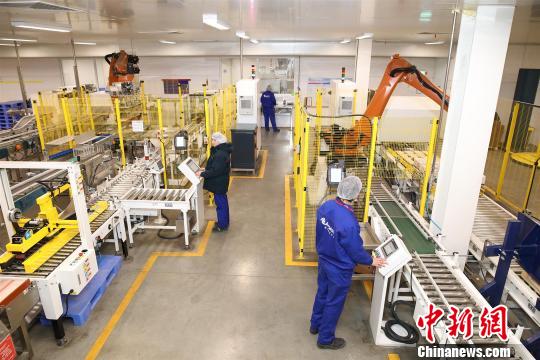 安琪俄罗斯酵母厂生产线 安公轩 摄