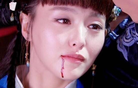 同样是古装嘴角吐血: 王艳唯美, 心疼赵丽颖, 图5演技不到位!