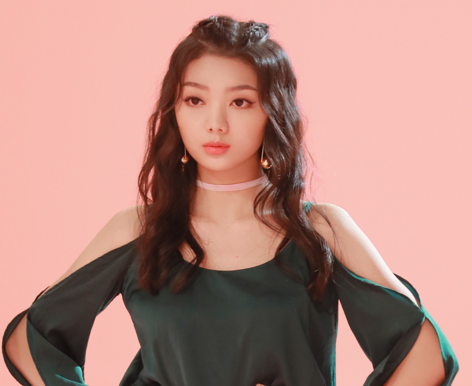 李紫婷在团队里面的定位应该是性感的,但是这一次的感觉是完全不一样