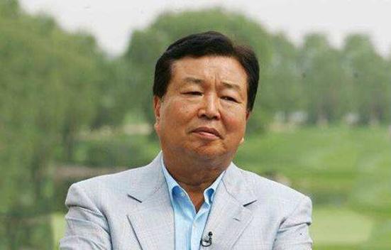 一罐饮料两大传奇一个87岁想娶19岁秘书一个800亿无人继承