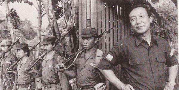 而且坤沙还有一个中文名叫张奇夫.